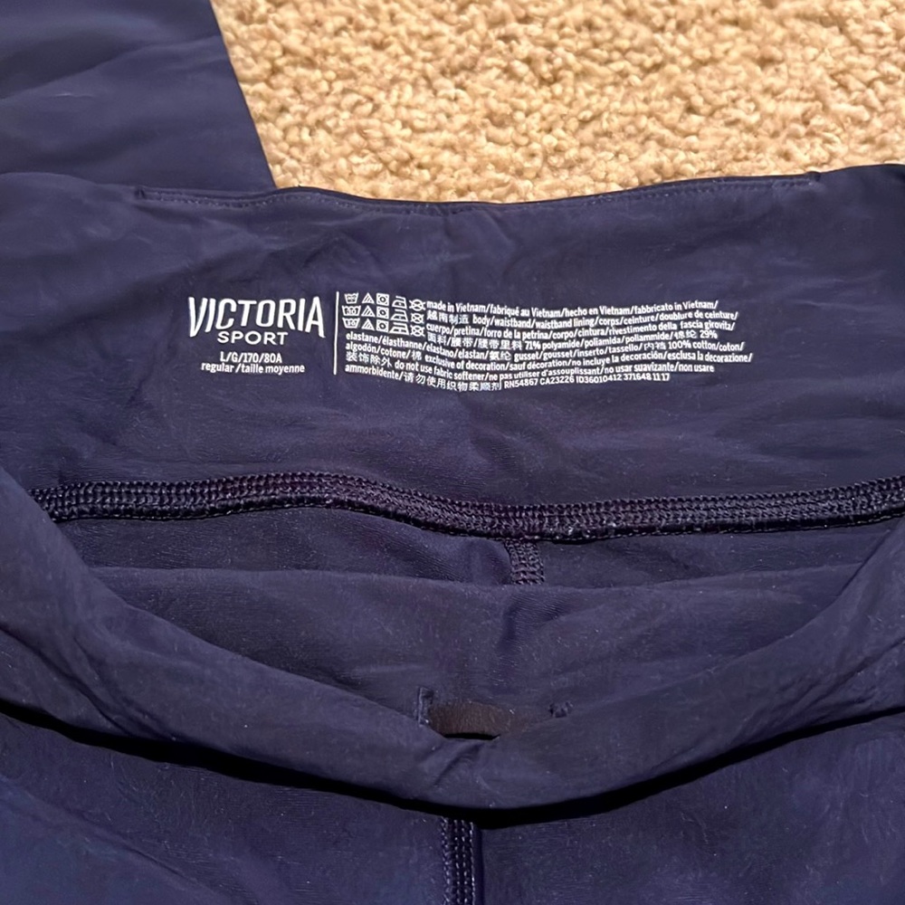 Victoria Secret Size Large Black - Picture 2 of 3